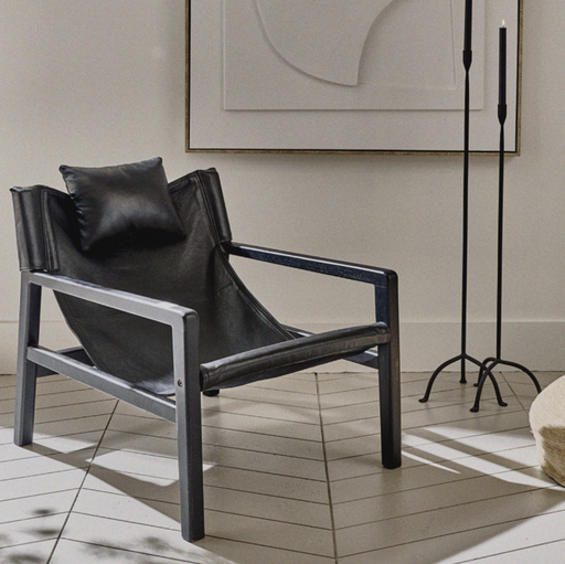 SIESTA - Fauteuil en cuir noir et armature en bois de manguier