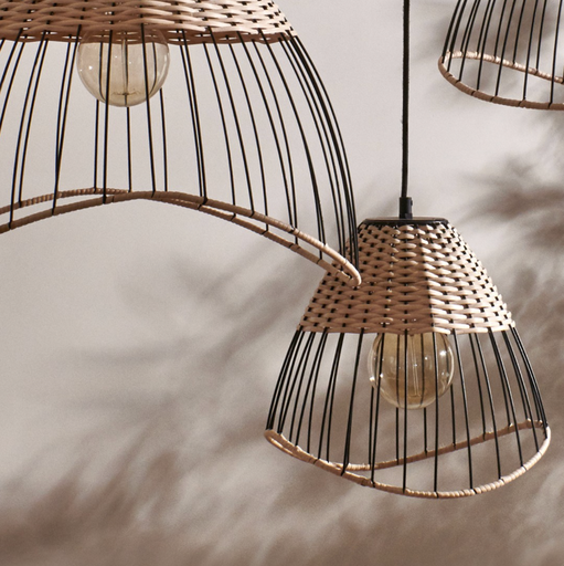 TRIX - Trio de lampes suspendues en métal et rotin